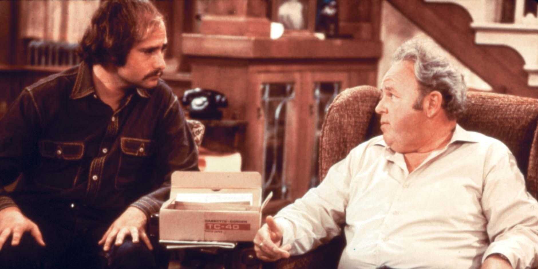 Арчи разговаривает с Майком в All in the Family