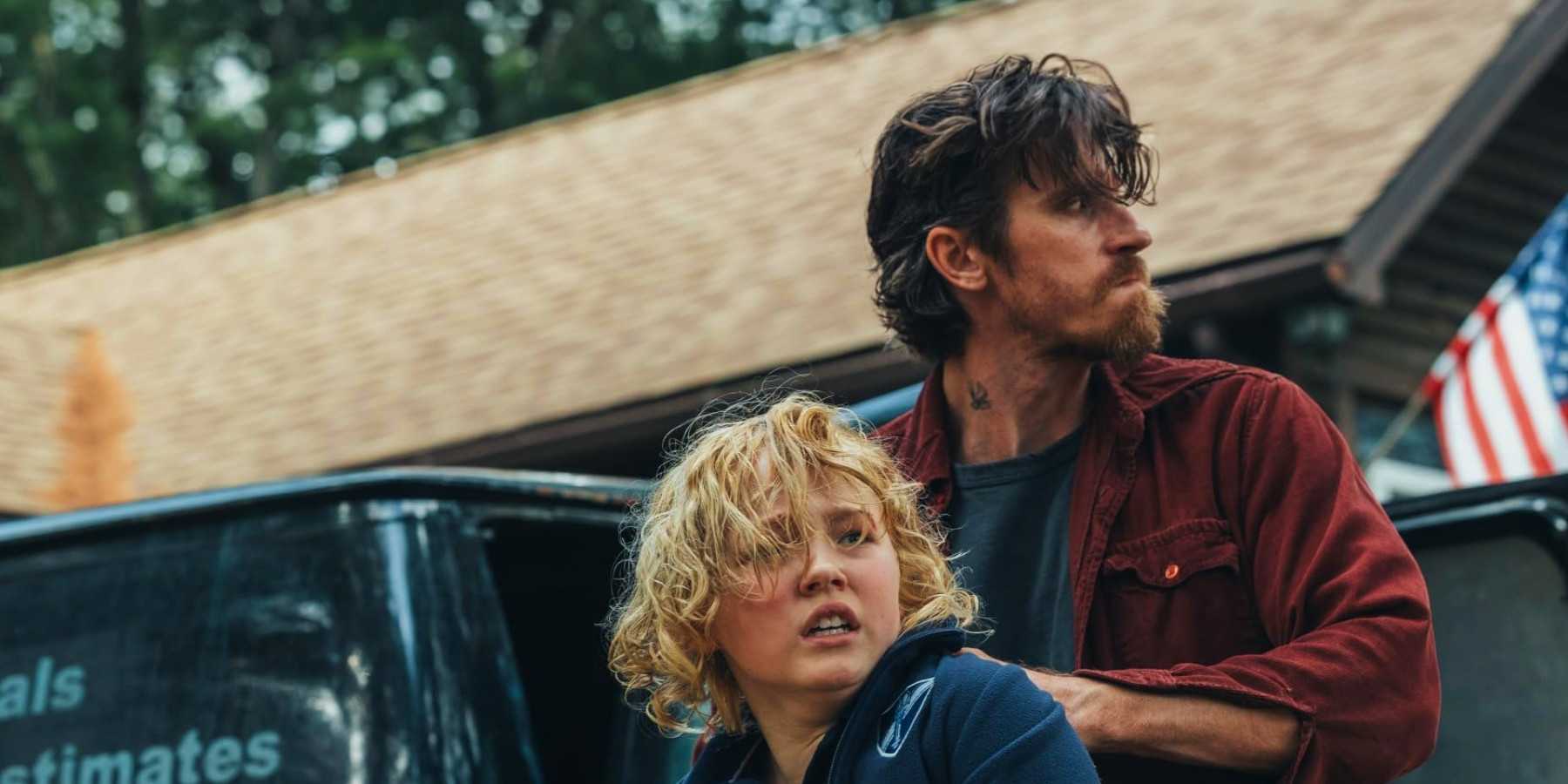 Barron's Cove Garrett Hedlund grabs Ethan outside house