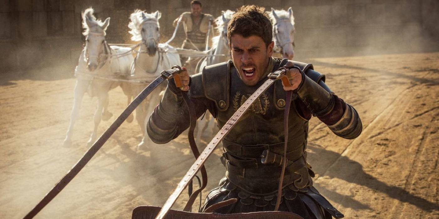 Тоби Кеббел во время гонки на колесницах в "Гладиаторе"