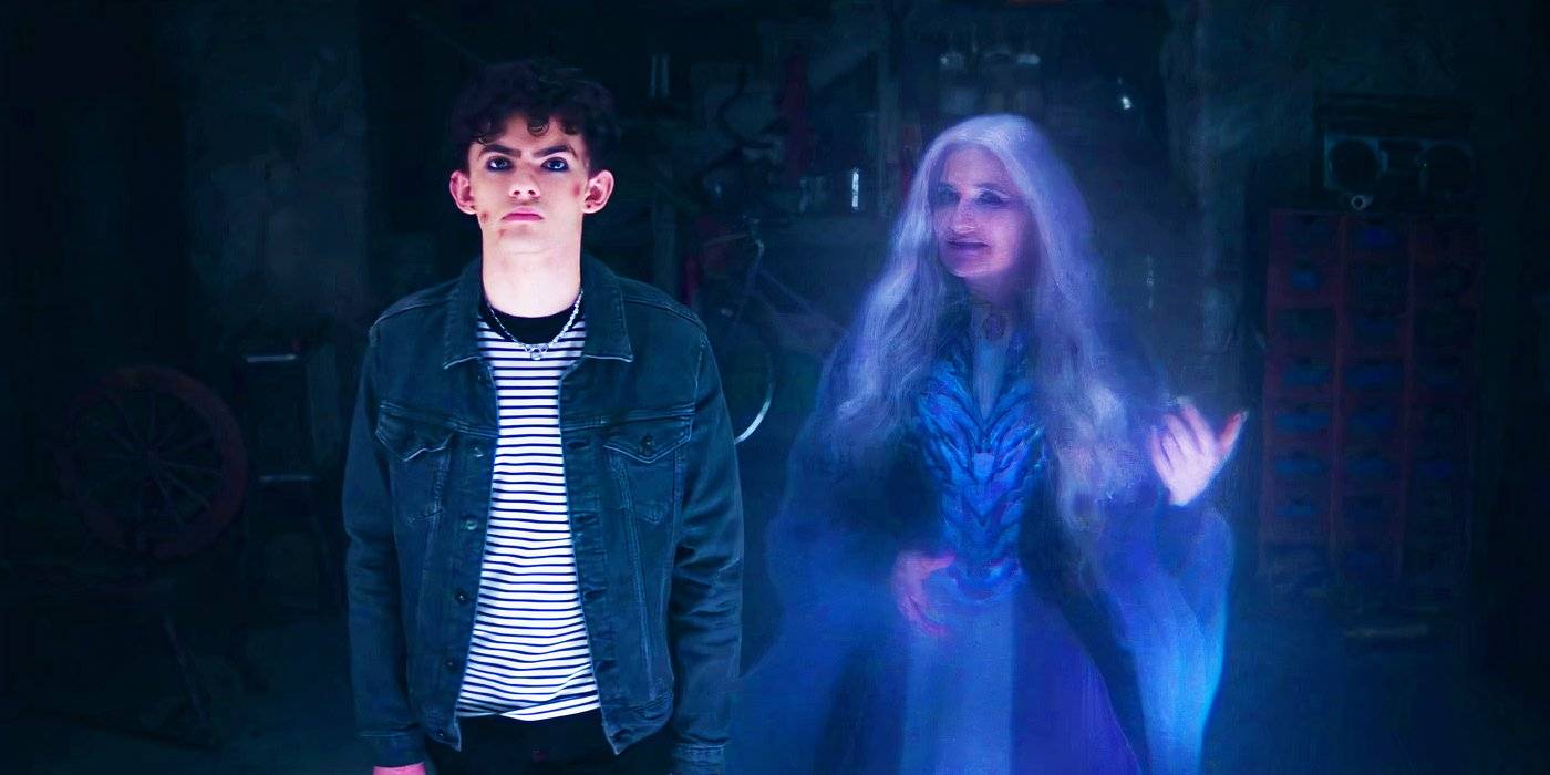 Билли Максимов стоит рядом с призрачной Агатой Харкс в 9-й серии *Agatha All Along*