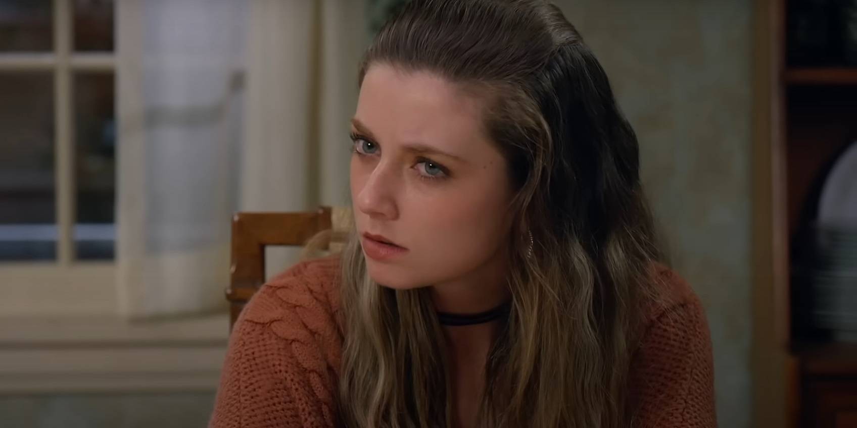 Блейр, выглядящая растерянной в "Теде"