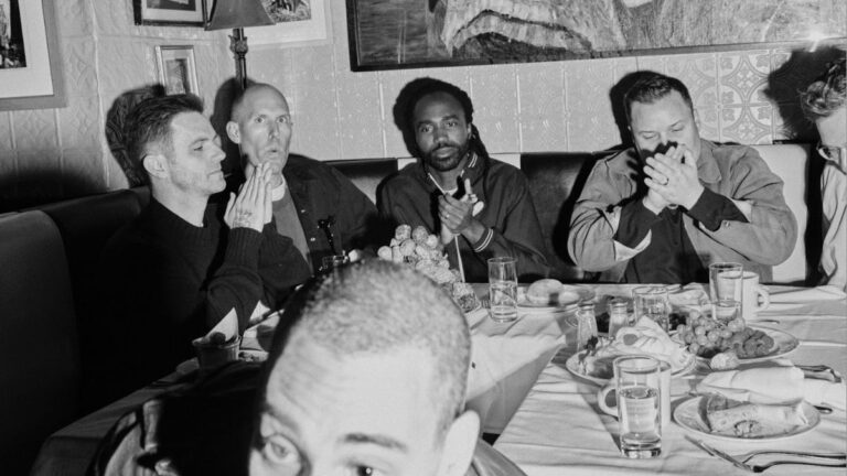 Bleachers анонсируют новый альбом «everyone for ten minutes» и презентуют первый сингл «you and forever»