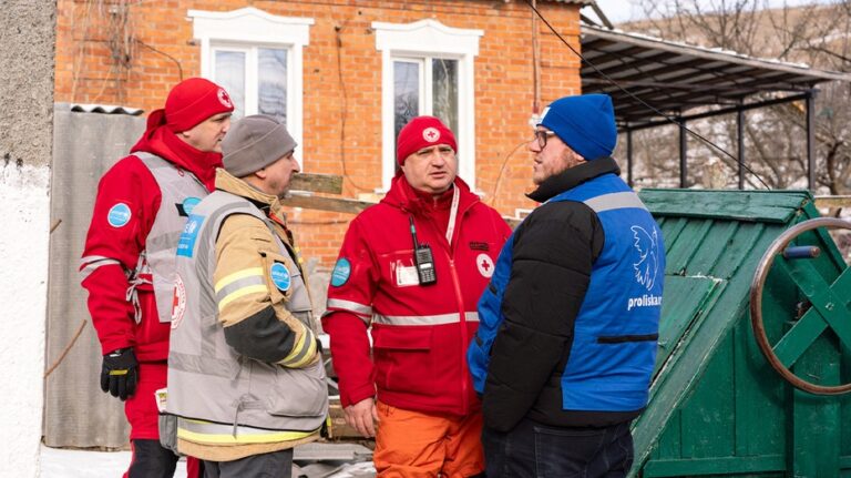 Российская атака в Харьковской области унесла жизни семьи, оставив беременную женщину единственной выжившей