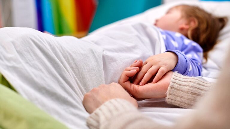 Вспышка кори в Южной Каролине вызывает опасения о необратимых повреждениях мозга у детей