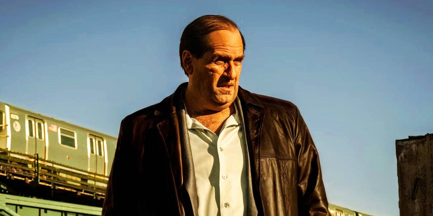 Колин Фаррелл в роли Оз Кобба в "The Penguin", смотрит в сторону