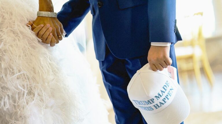 Торжественная свадьба помощника Трампа в Мар-а-Лаго привлекла высокопоставленных чиновников