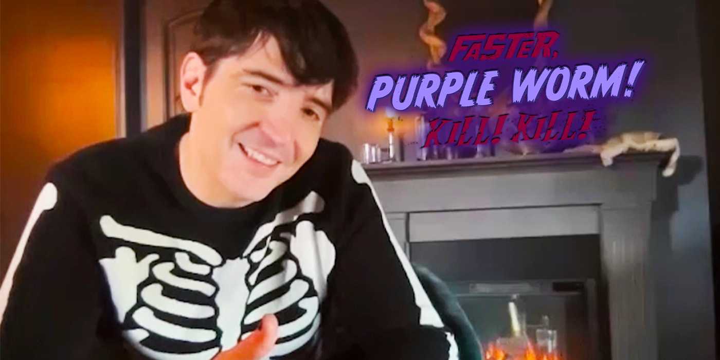 Отредактированное изображение Дэвида Дастмальчина во время интервью Faster, Purple Worm! Kill! Kill!