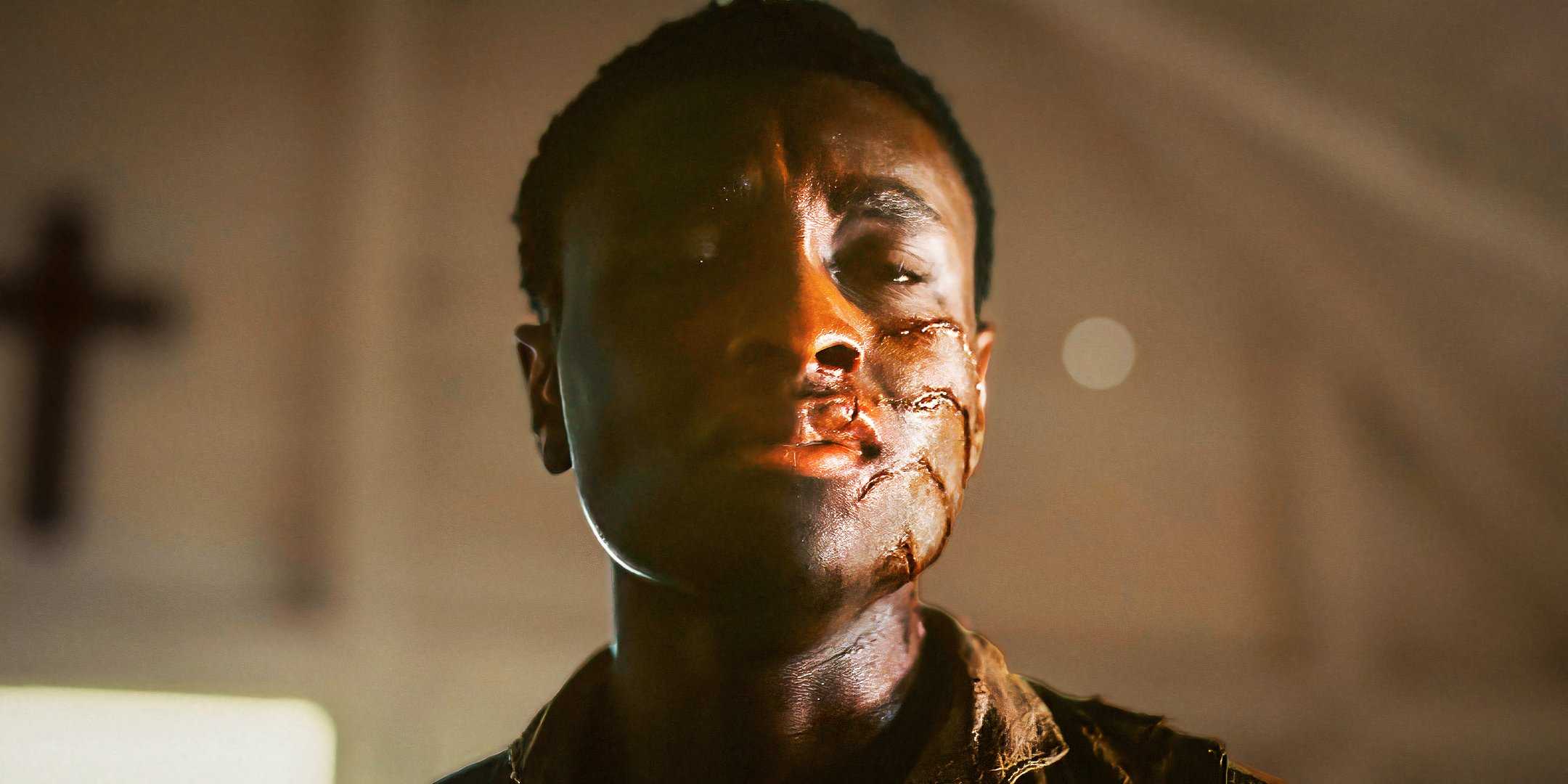 Сэмми с царапиной на лице в фильме "Sinners"