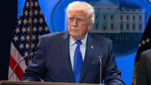 Возможные планы США по нанесению ударов по Ирану и их цели, включая смену режима