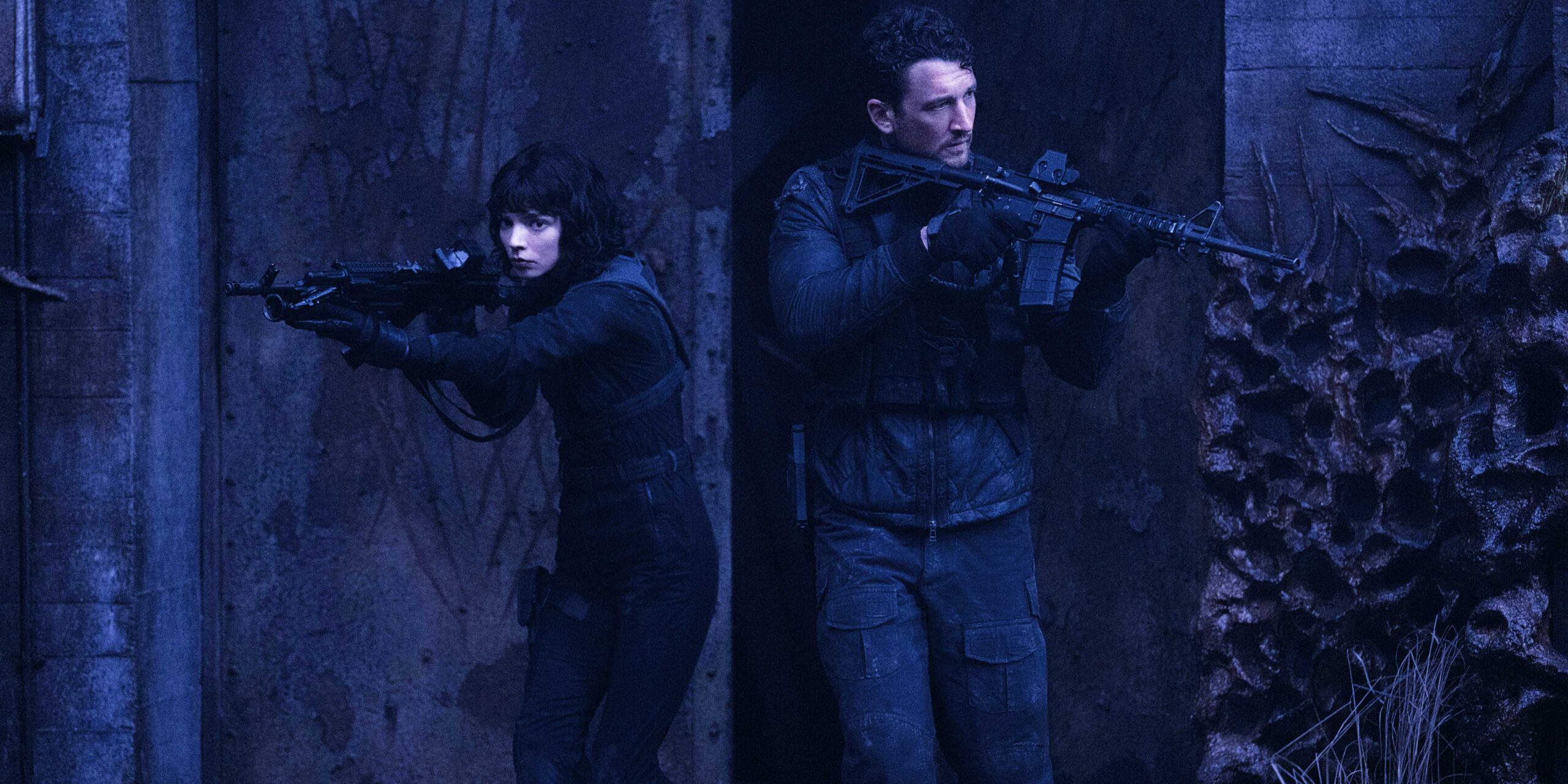 Драса и Леви вооружены и готовы к бою в The Gorge