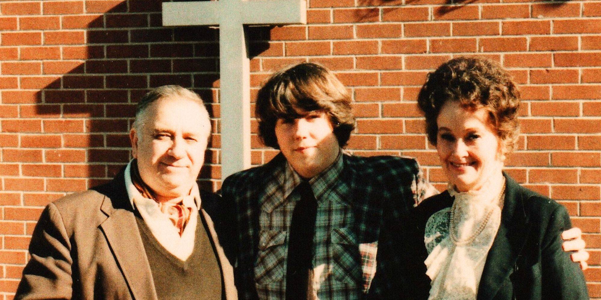 Эд и Лоррейн Уоррен с Дэвидом Глатцелем в фильме "Devil on Trial"