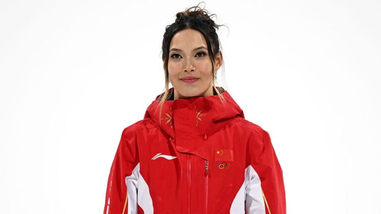 Ейлин Гу не смогла защитить олимпийскую медаль в Милане, заняв второе место в женском биг-эире