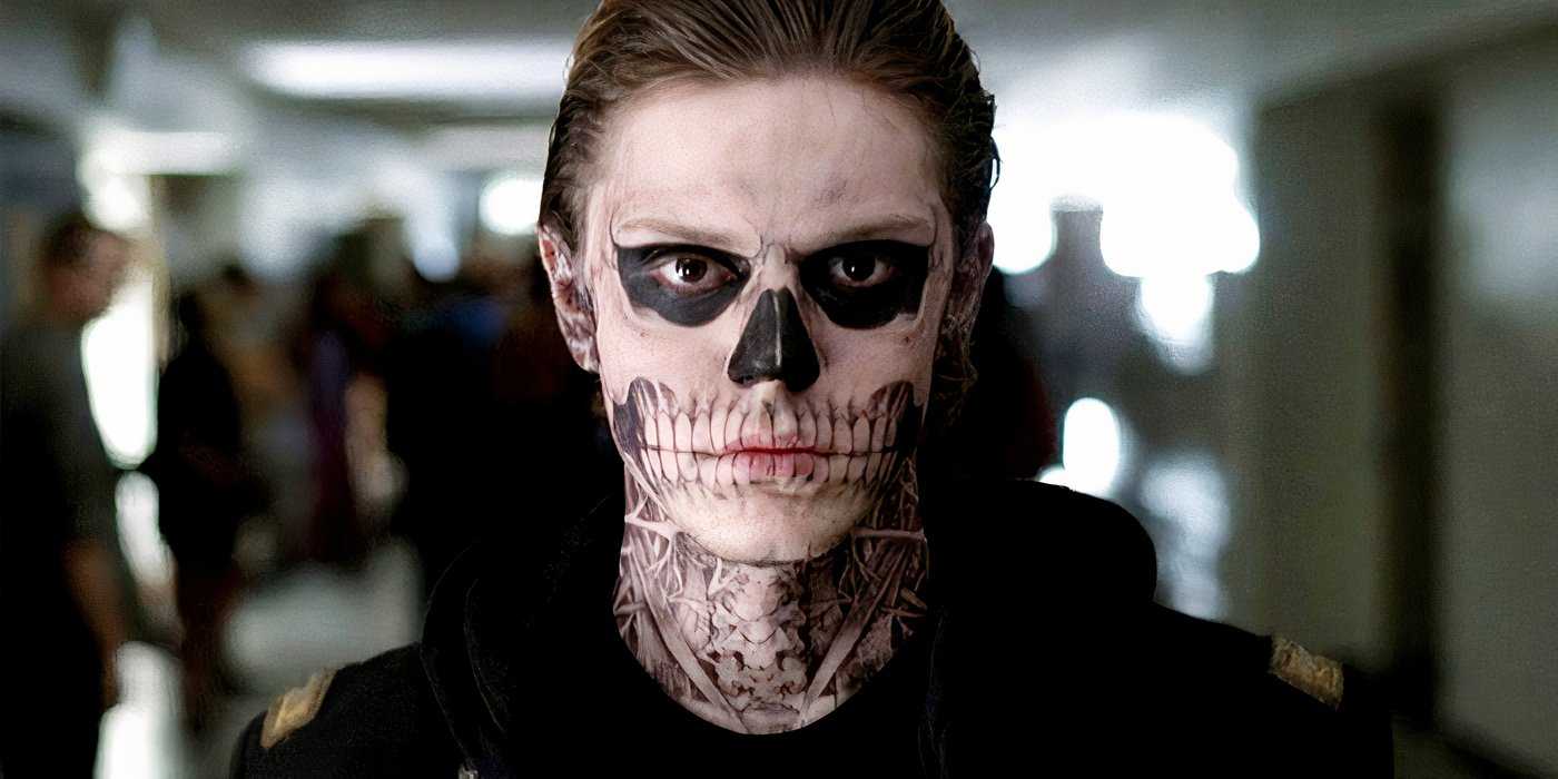 Эван Петерс в роли Тейта в скелетном макияже в American Horror Story.
