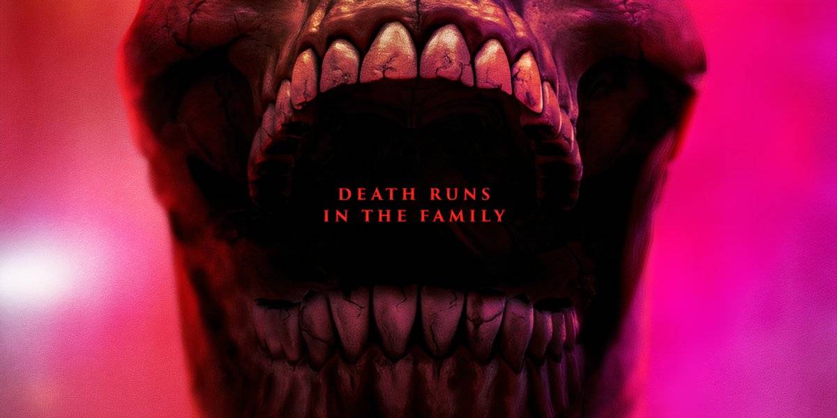 Постер "Final Destination: Bloodlines" с черепом и надписью: "Смерть – это семейное дело"