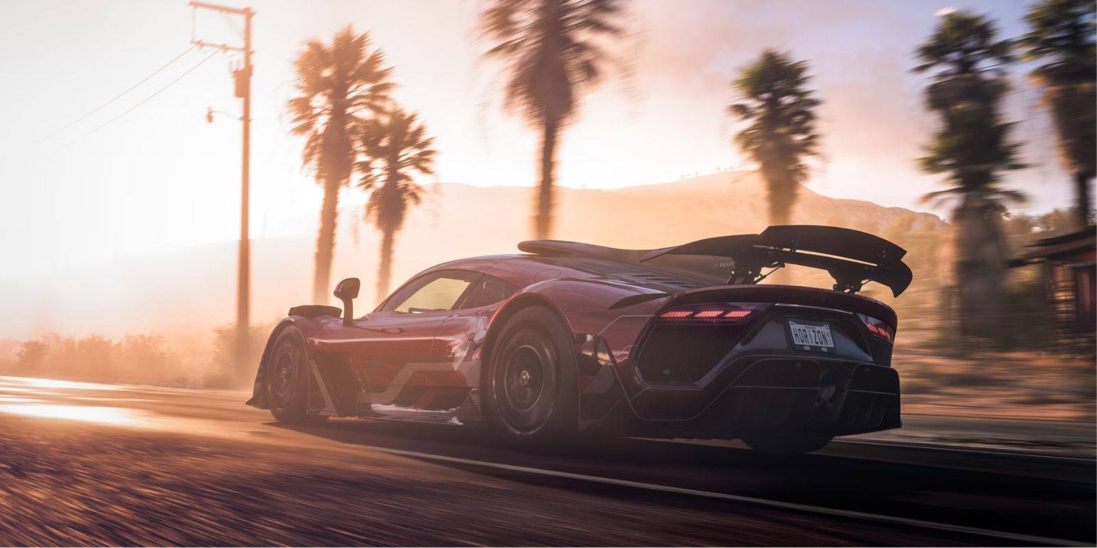 Гонщик в Forza Horizon 5, едущий на закате с пальмами за ним