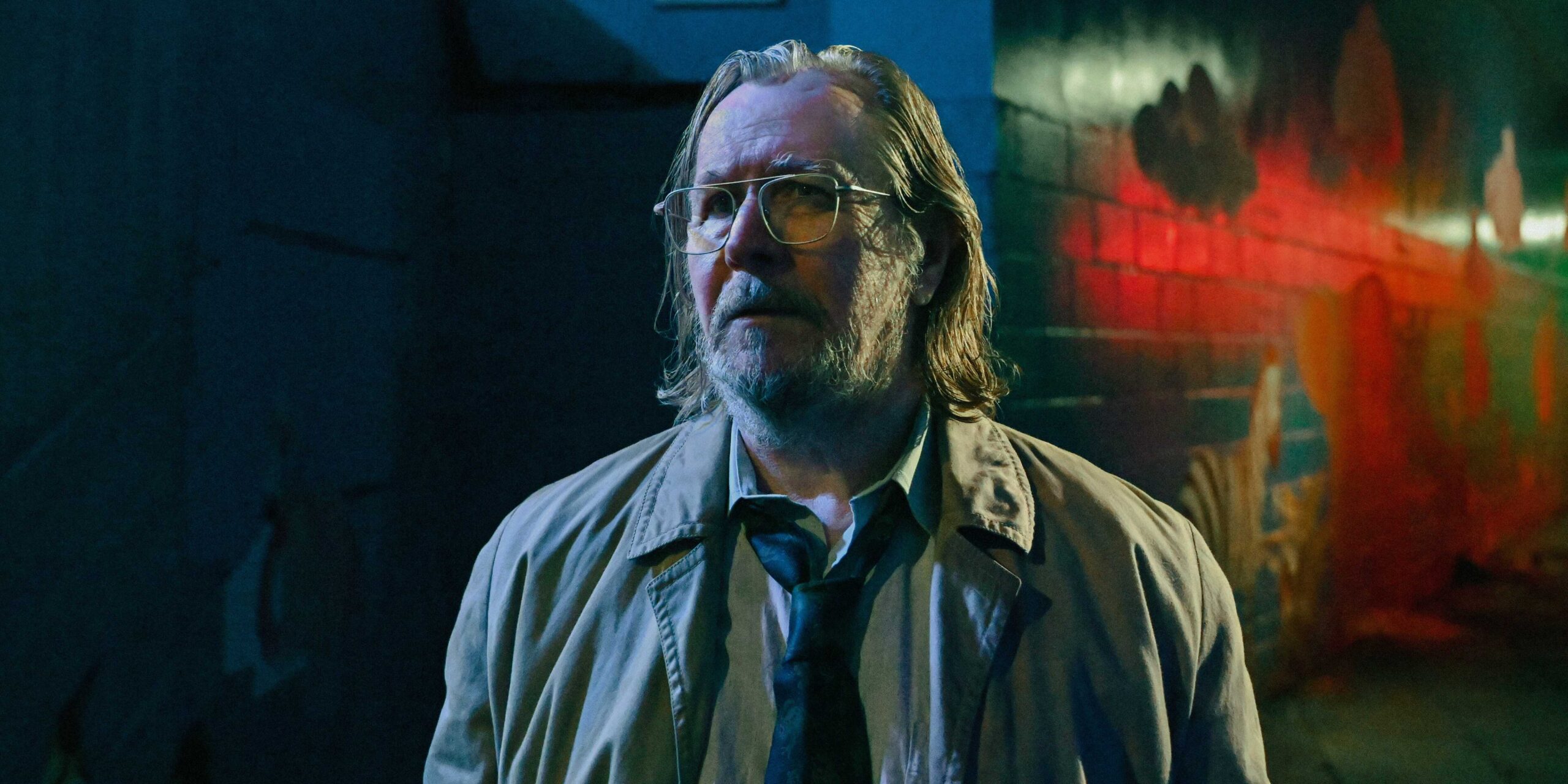 Гэри Олдмен, выражающий беспокойство, из сериала "Сложные псы"