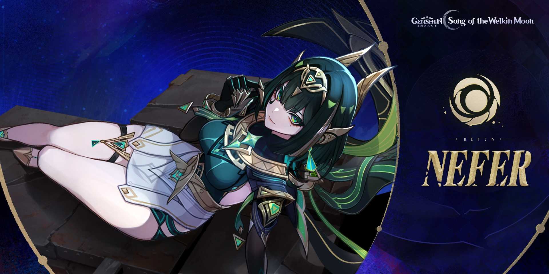 Нефер из Genshin Impact сидит.