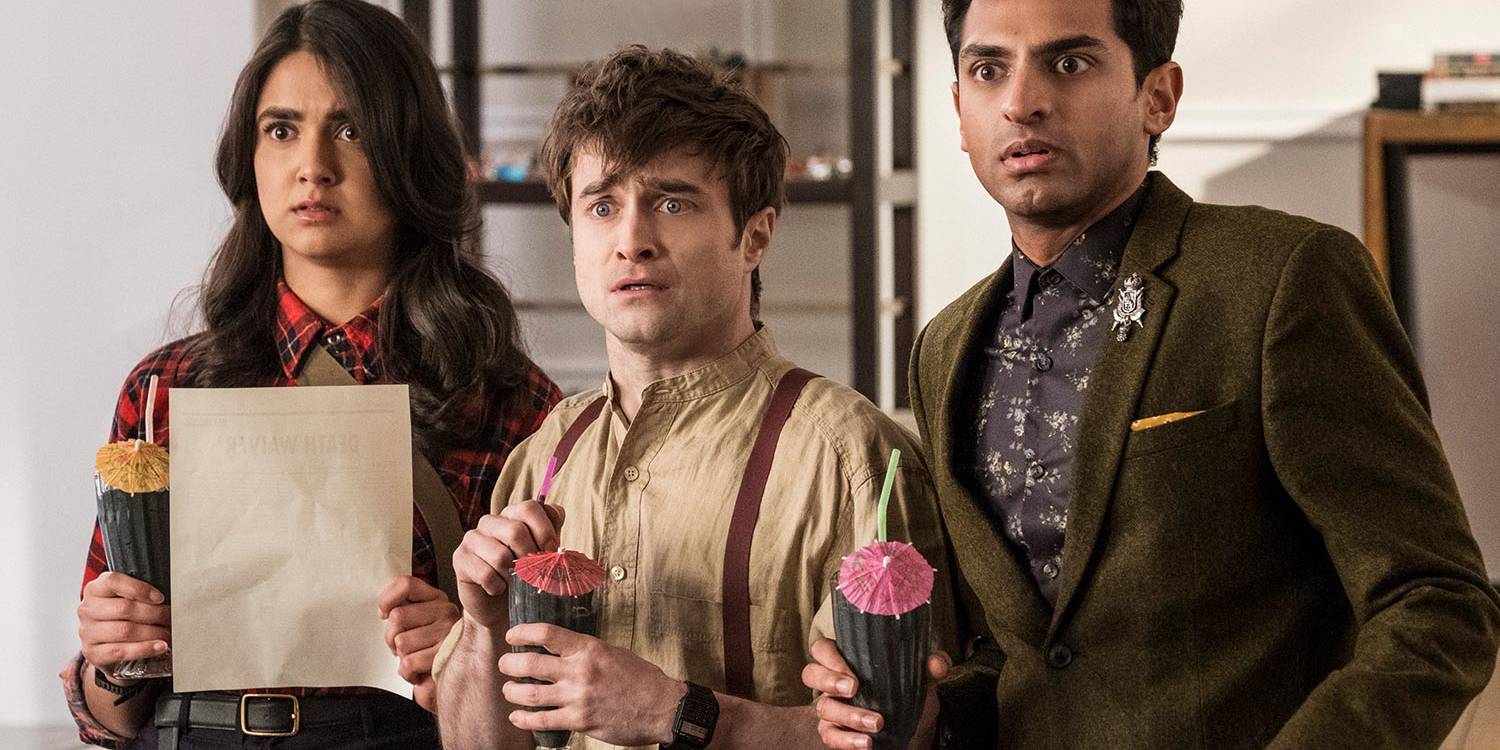 Гердлина Висванэтан, Дэниел Рэдклифф и Каран Сони в "Miracle Workers" (TBS)