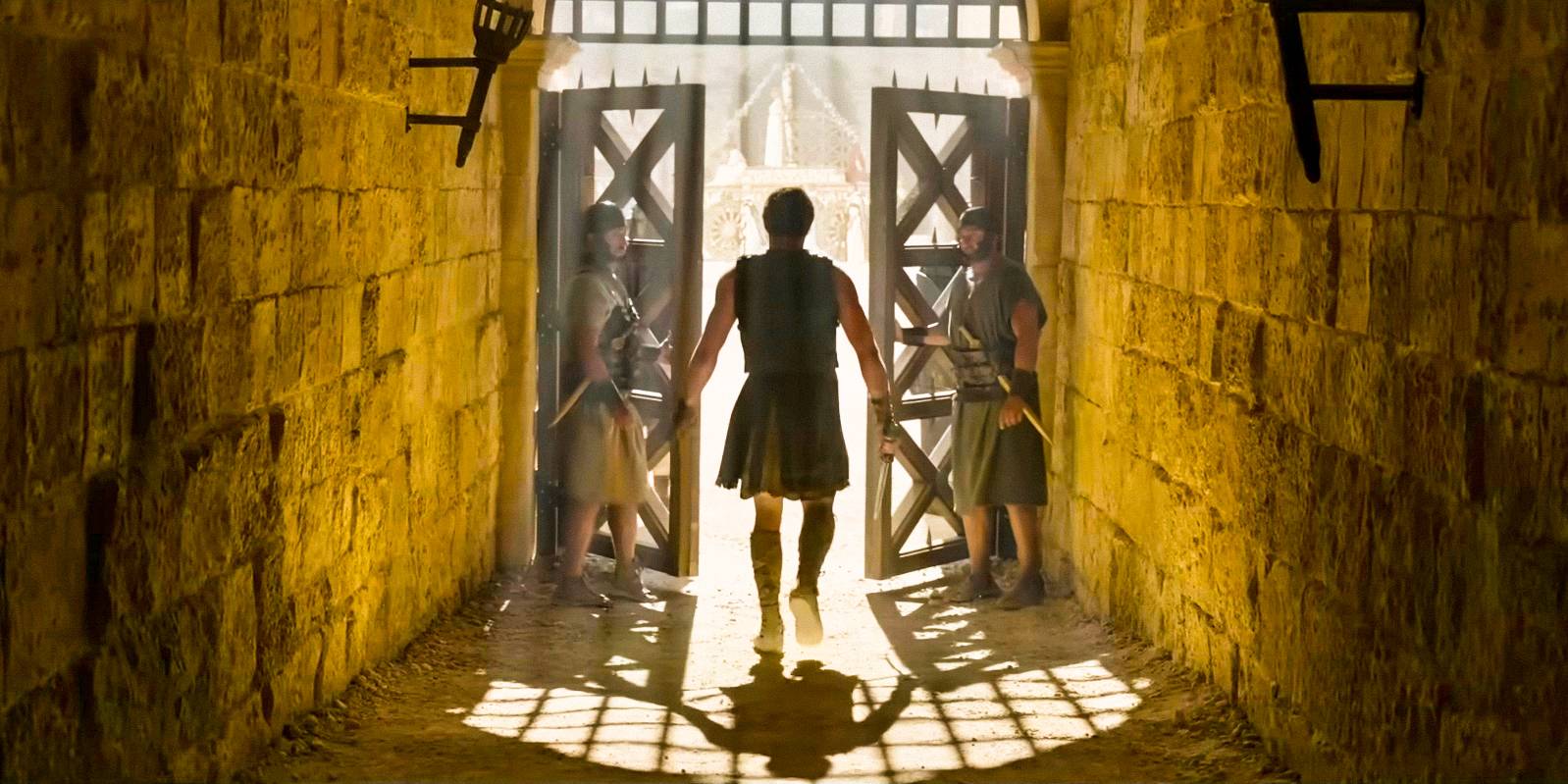 Луций, готовящийся войти в арену для боя в Гладиаторе II