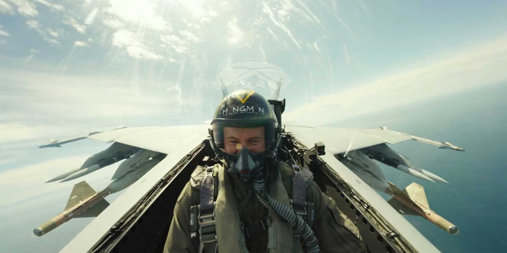 Глен Поуэлл летит на F-18 в роли Хэнгмена в Top Gun Maverick