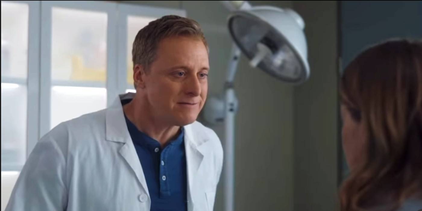 Гарри разговаривает с генералом Маккалистером в Resident Alien, сезон 3