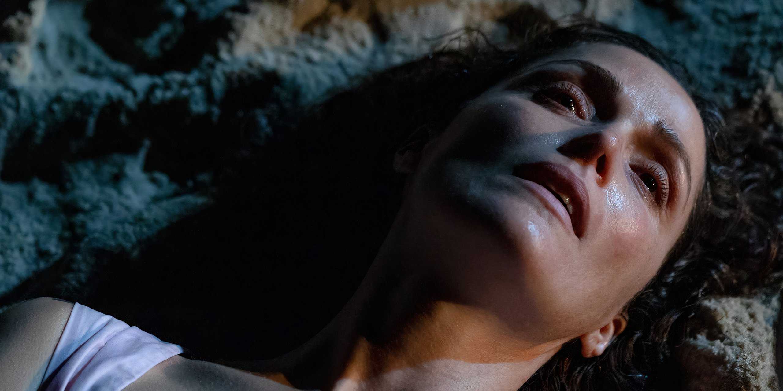 Кадр с Роуз Берн в If I Had Legs I'd Kick You