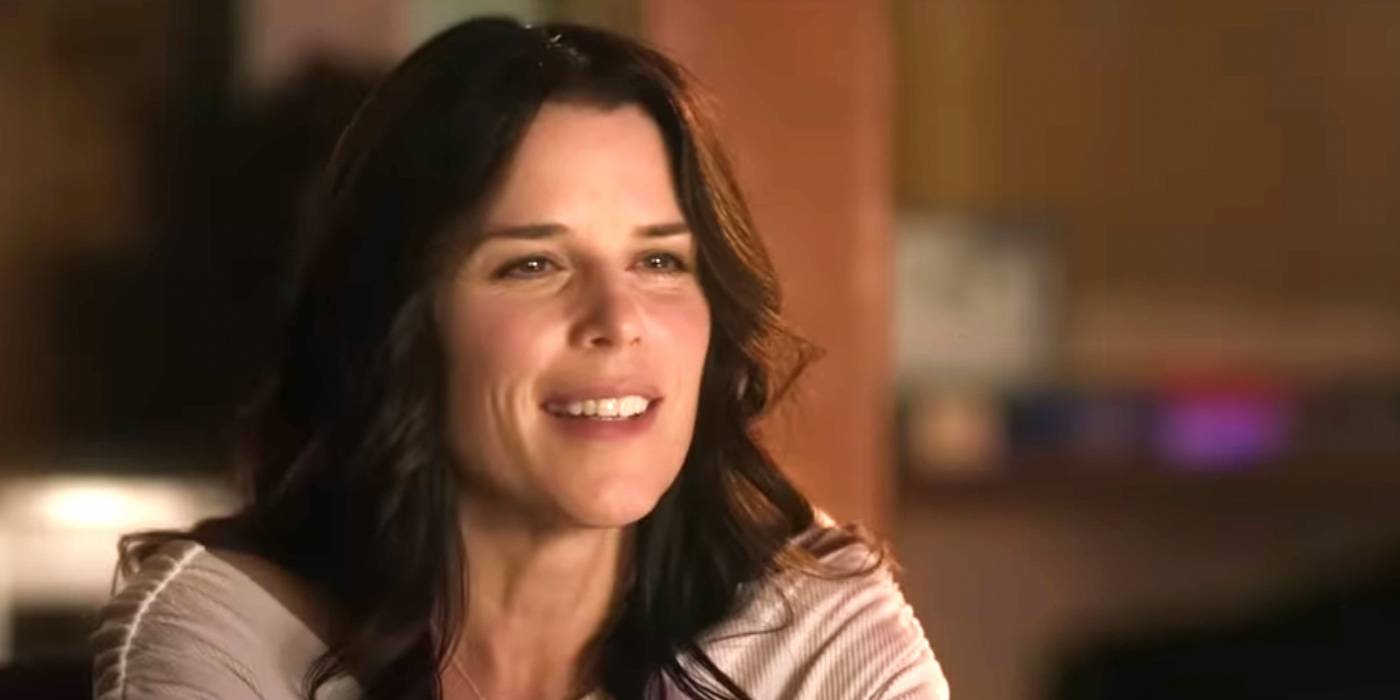 Twisted Metal Сезон 1: Ревен сидит за столом, разговаривая с Джоном