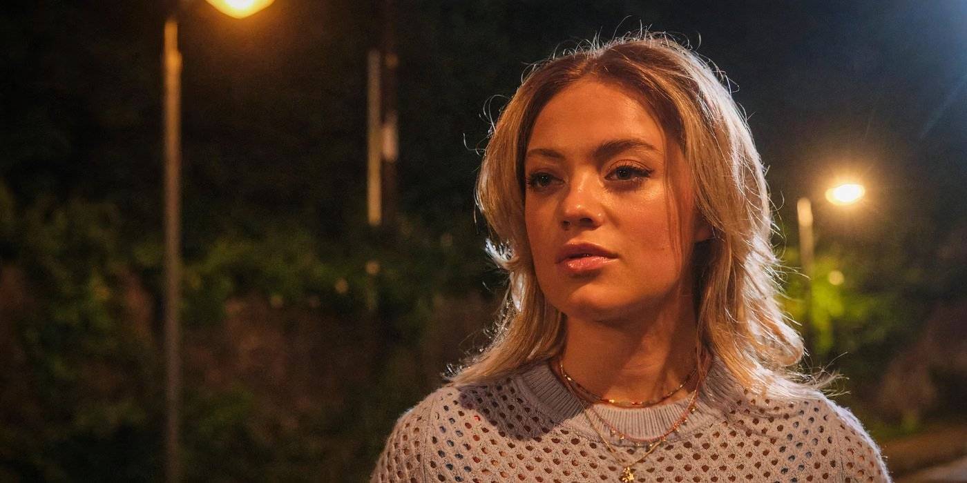 Индия Лилли Дэвис в роли Энди Белл в A Good Girl's Guide to Murder