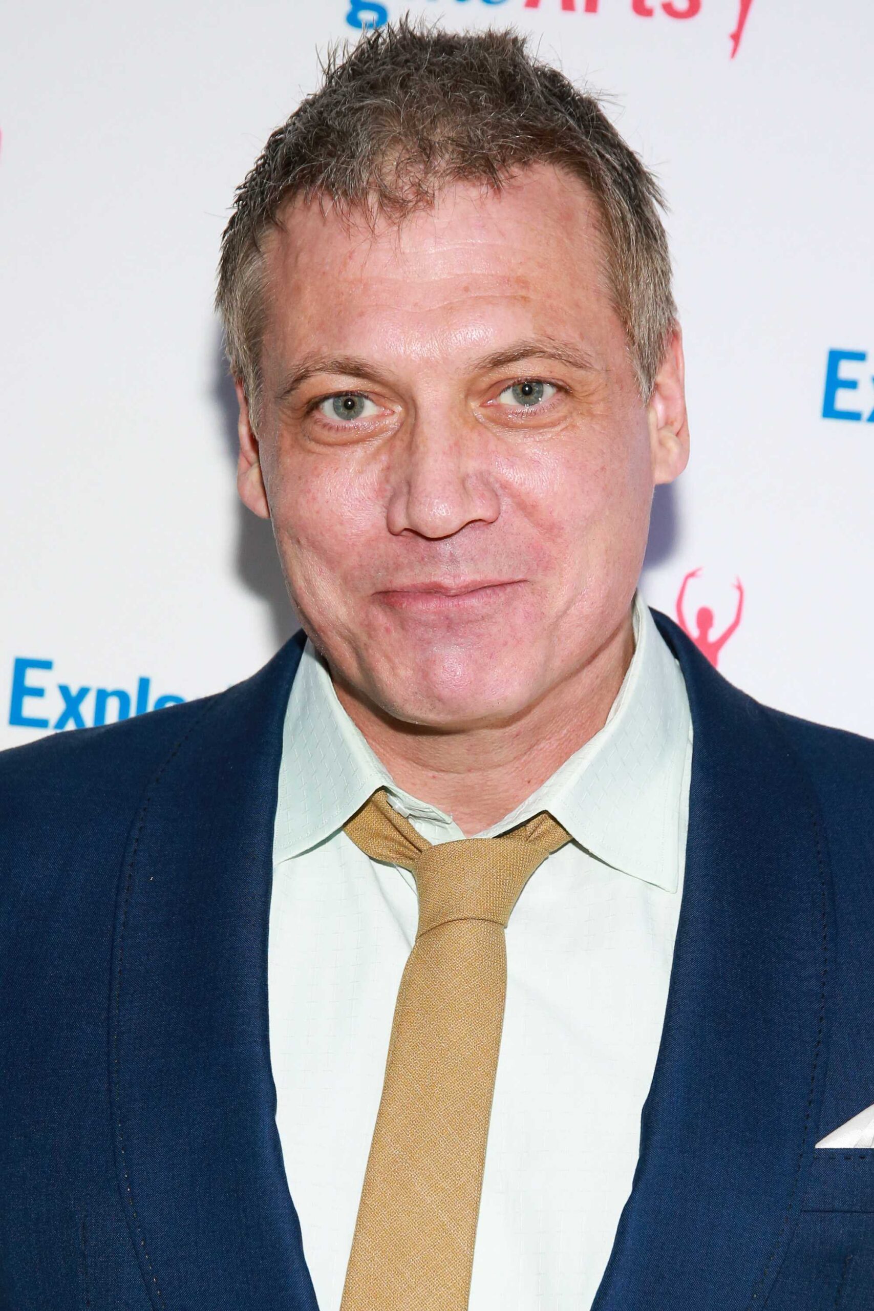 Фотография Холта Маккалей