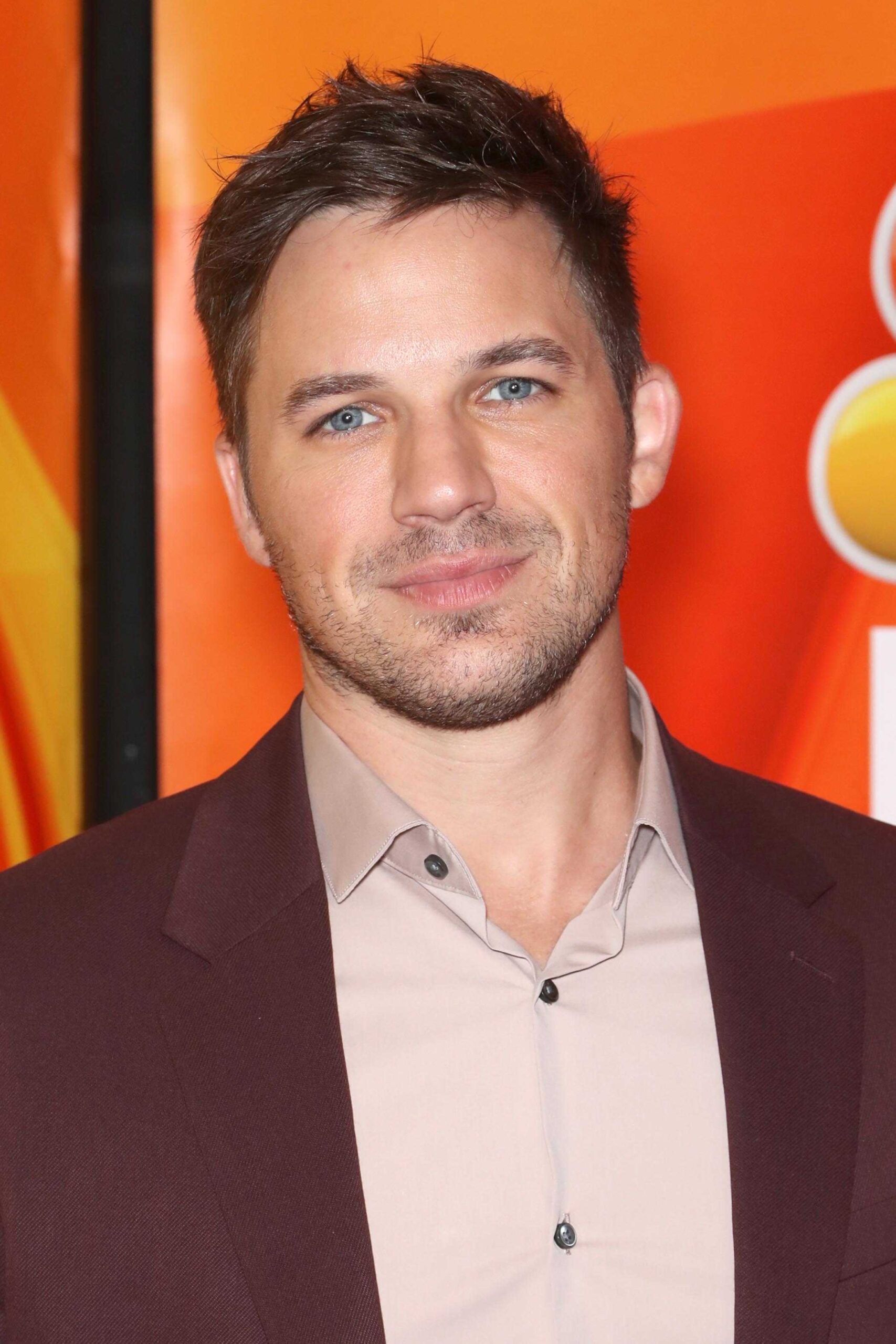 Фото Матта Лантера на пресс-конференции NBC Fall 2018