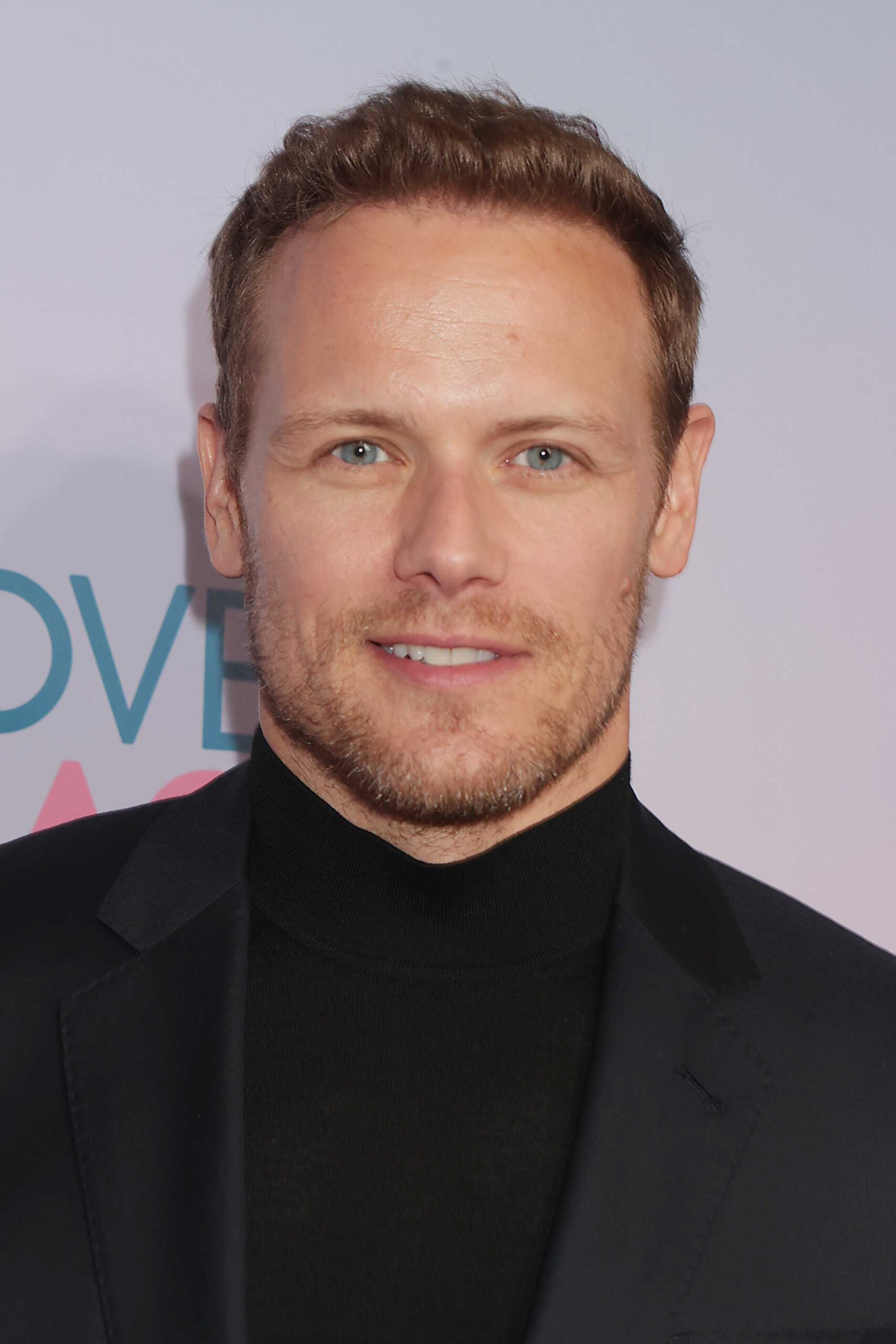 Фото Сэма Хьюгана на специальной премьере фильма "Love Again" от Screen Gems в AMC Lincoln Square.