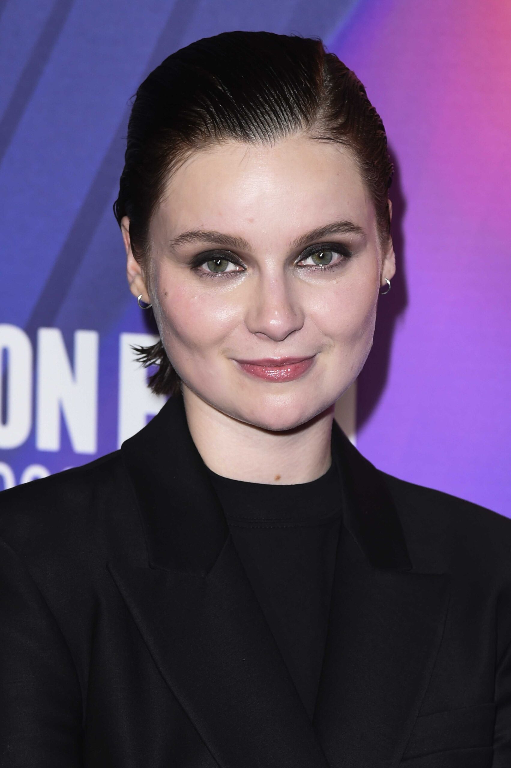 Фото Лолы Петтикрев