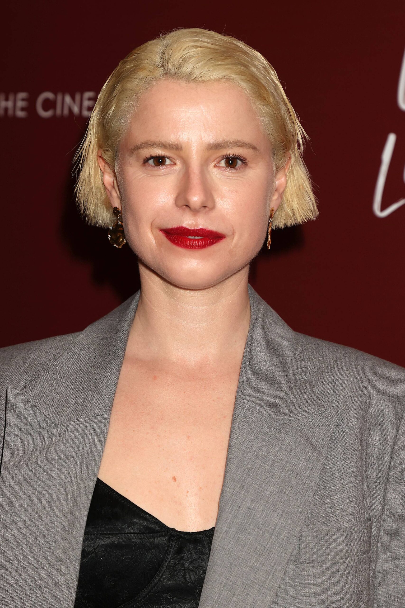 Фотография Джесси Бакли на специальной премьере фильма "Wicked Little Letters" в Нью-Йорке 