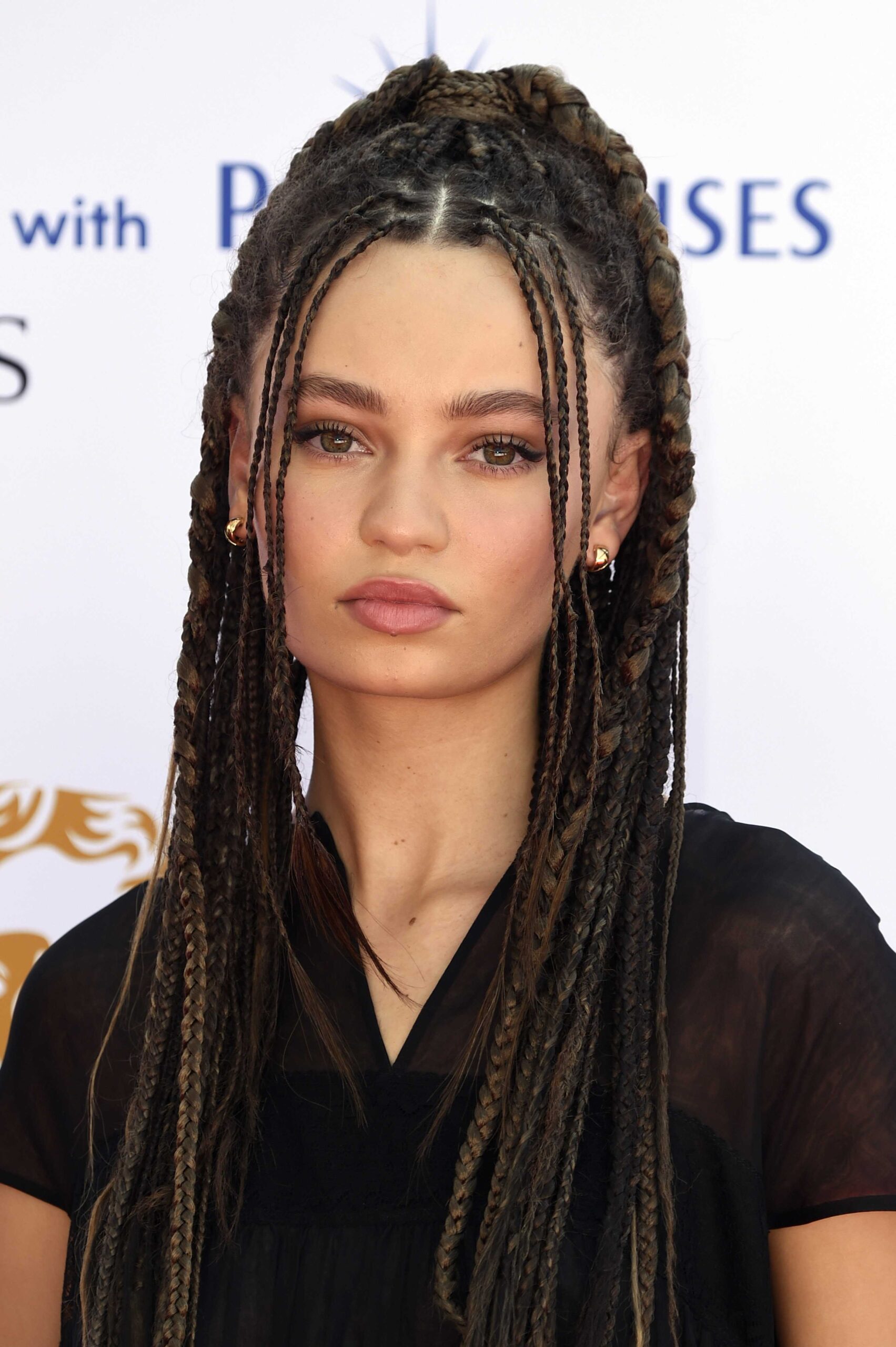 Фотография Нико Паркер на церемонии BAFTA Television Awards 2024 с P&O Cruises