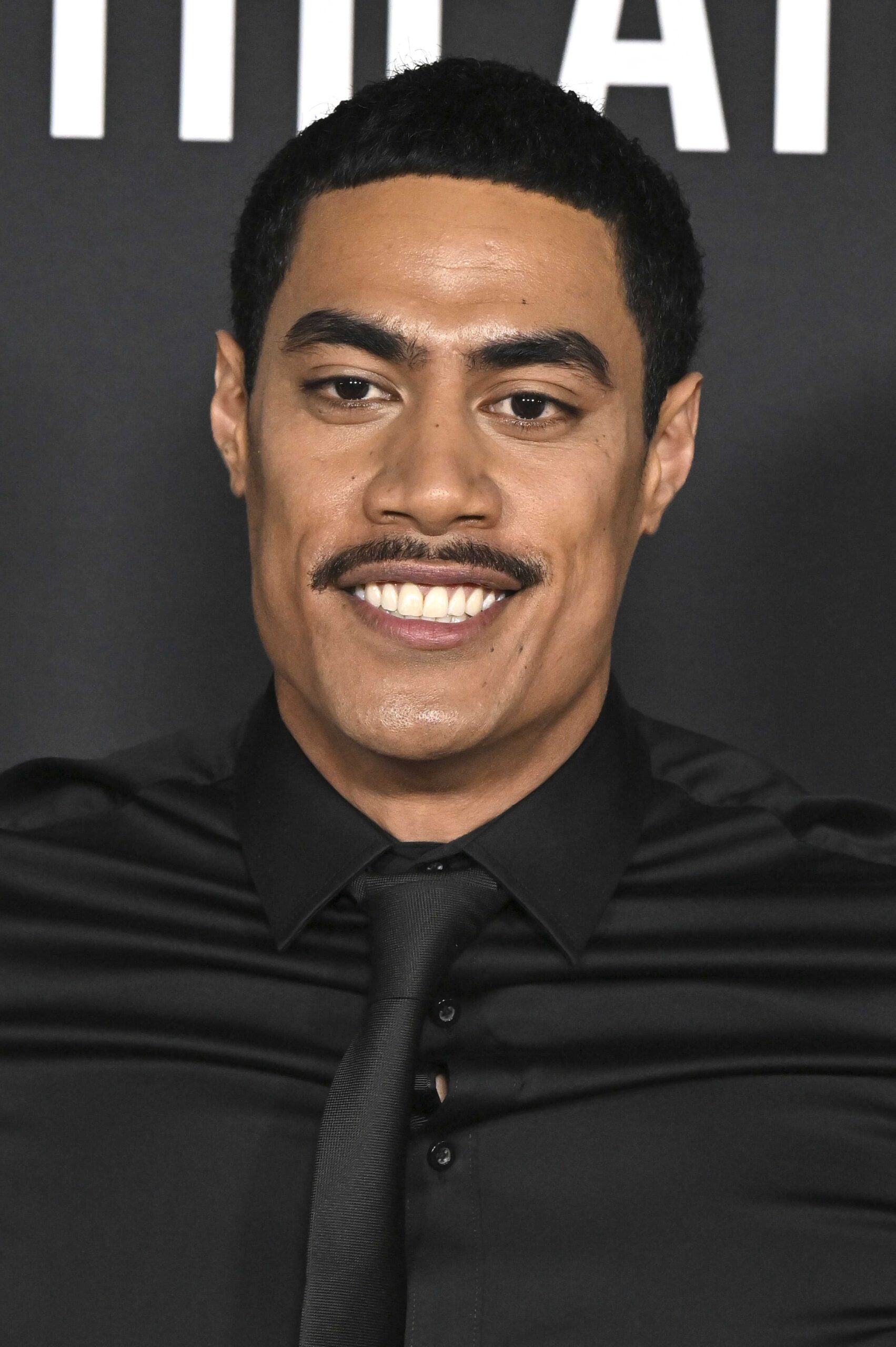 Фото Димитриуса Шустер-Колоаматэнги