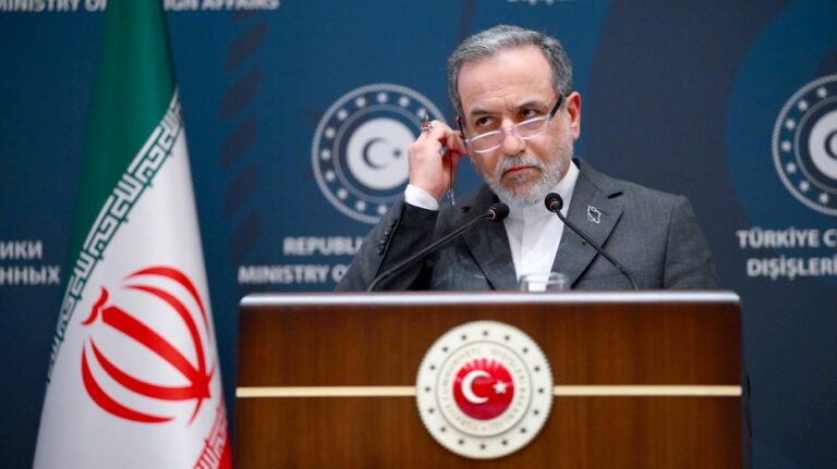 Иран подчеркивает силу в отказе от давления и готовности к диалогу