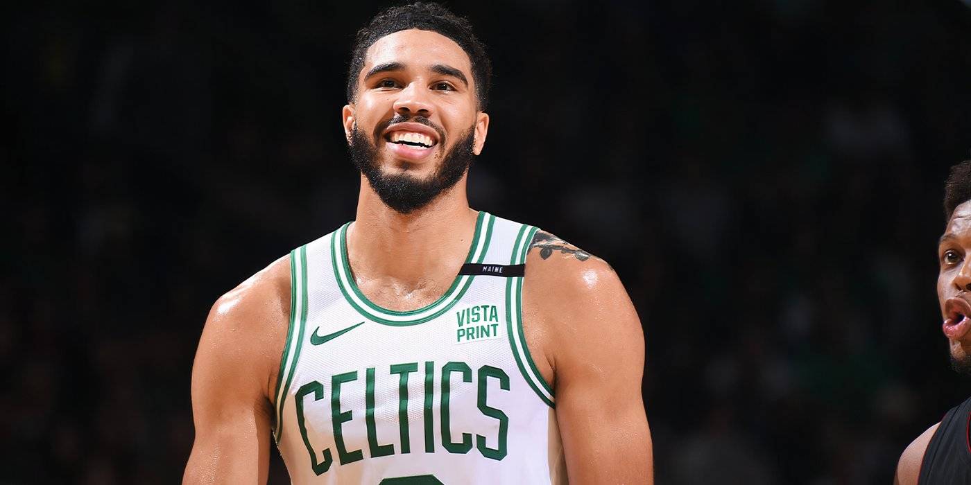 Джейсон Тейтум улыбается в Starting 5