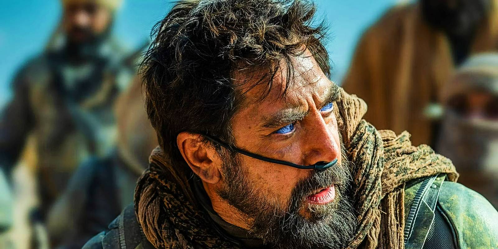 Хавьер Бардем в роли Стильгара, осматривающий плечо в Dune Part Two