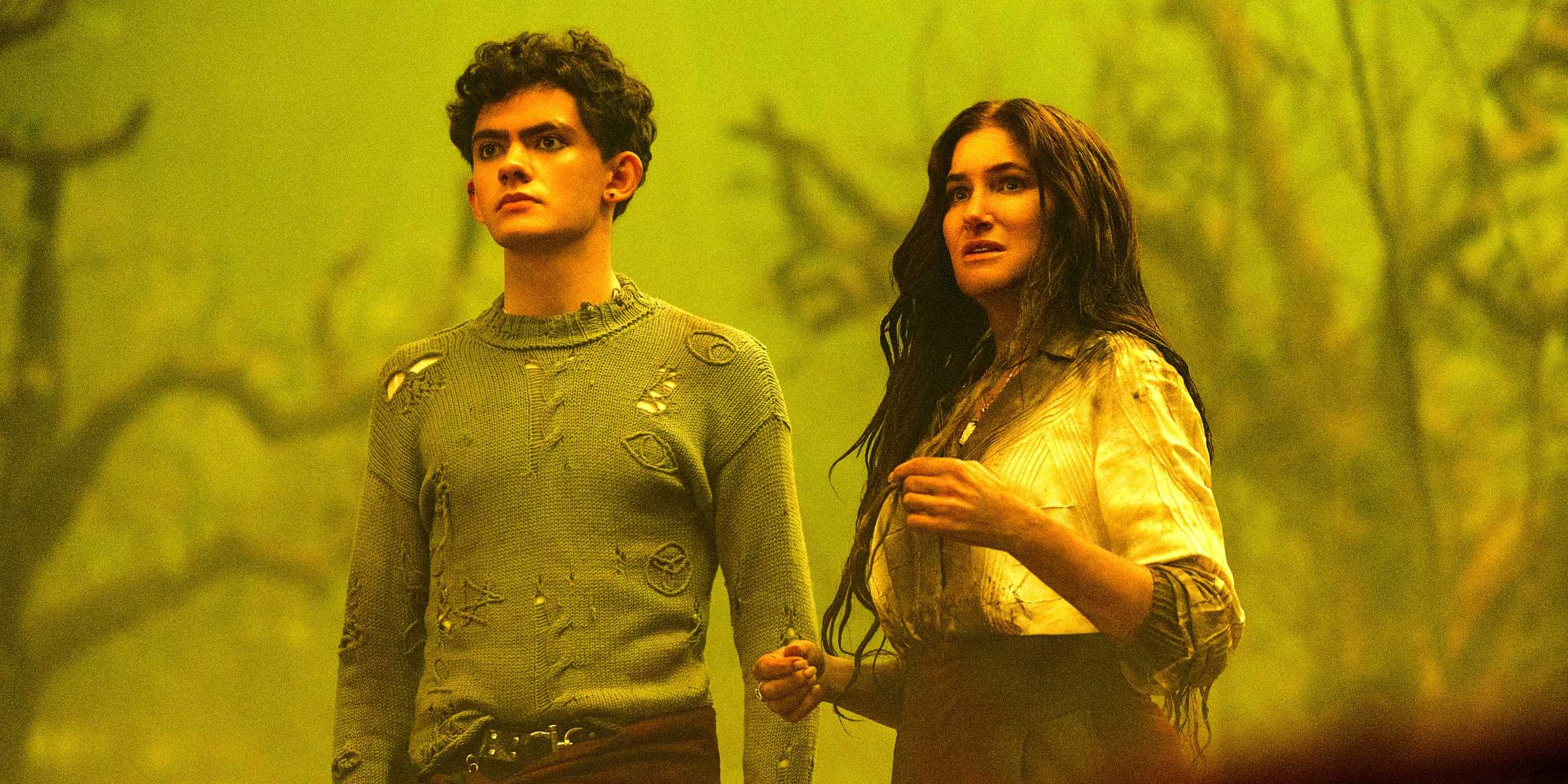 Джо Лоук в роли "Teen" и Кэтрин Хэн в роли Агэты Харкс в "Agatha All Along"