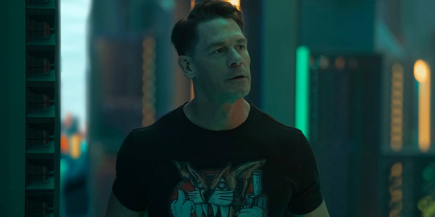 Джон Сина в роли Пеакемера с футболкой в 1 эпизоде