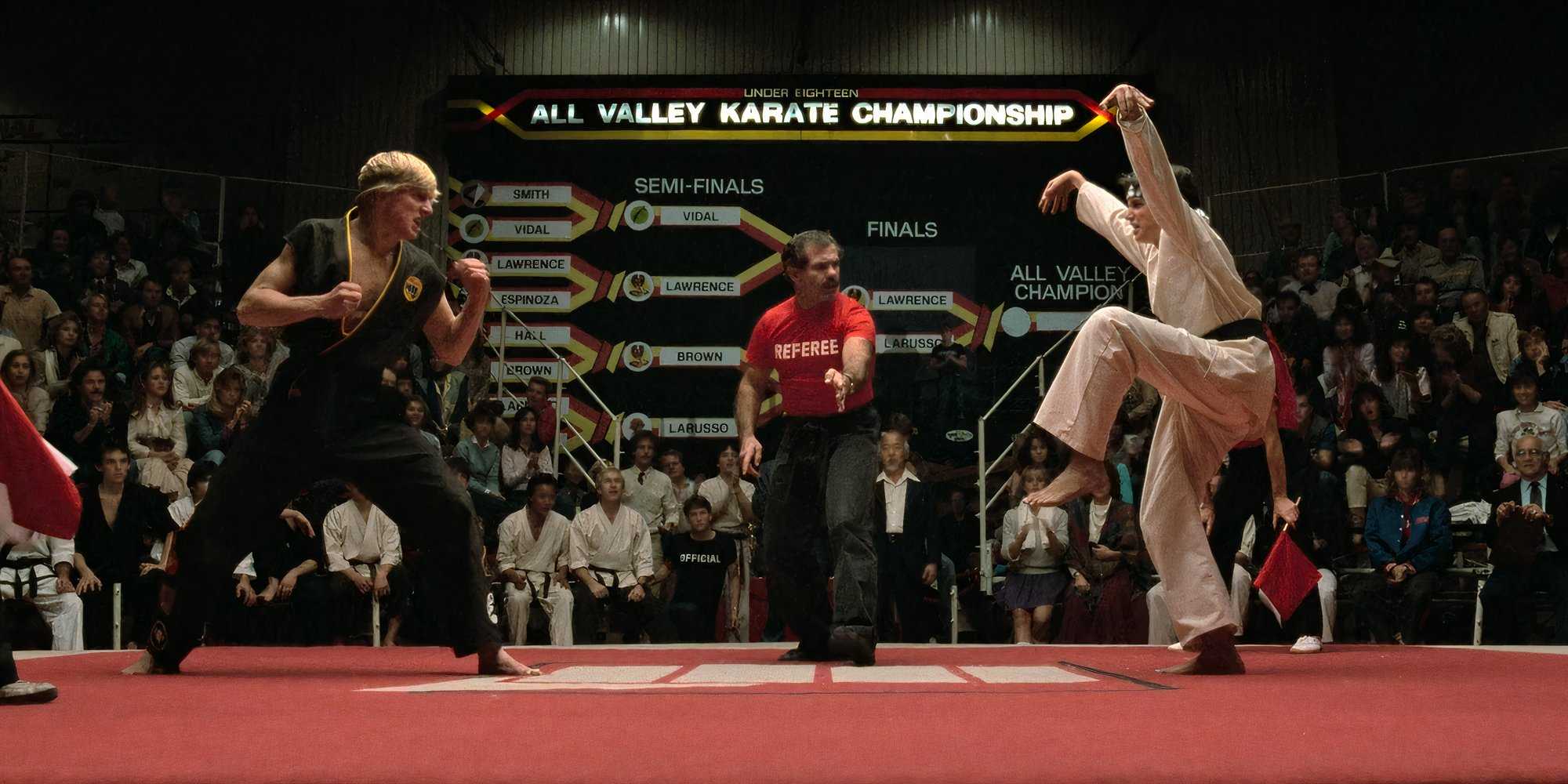 Джонни и Дэниел сражаются в фильме "Каратэ Kid".