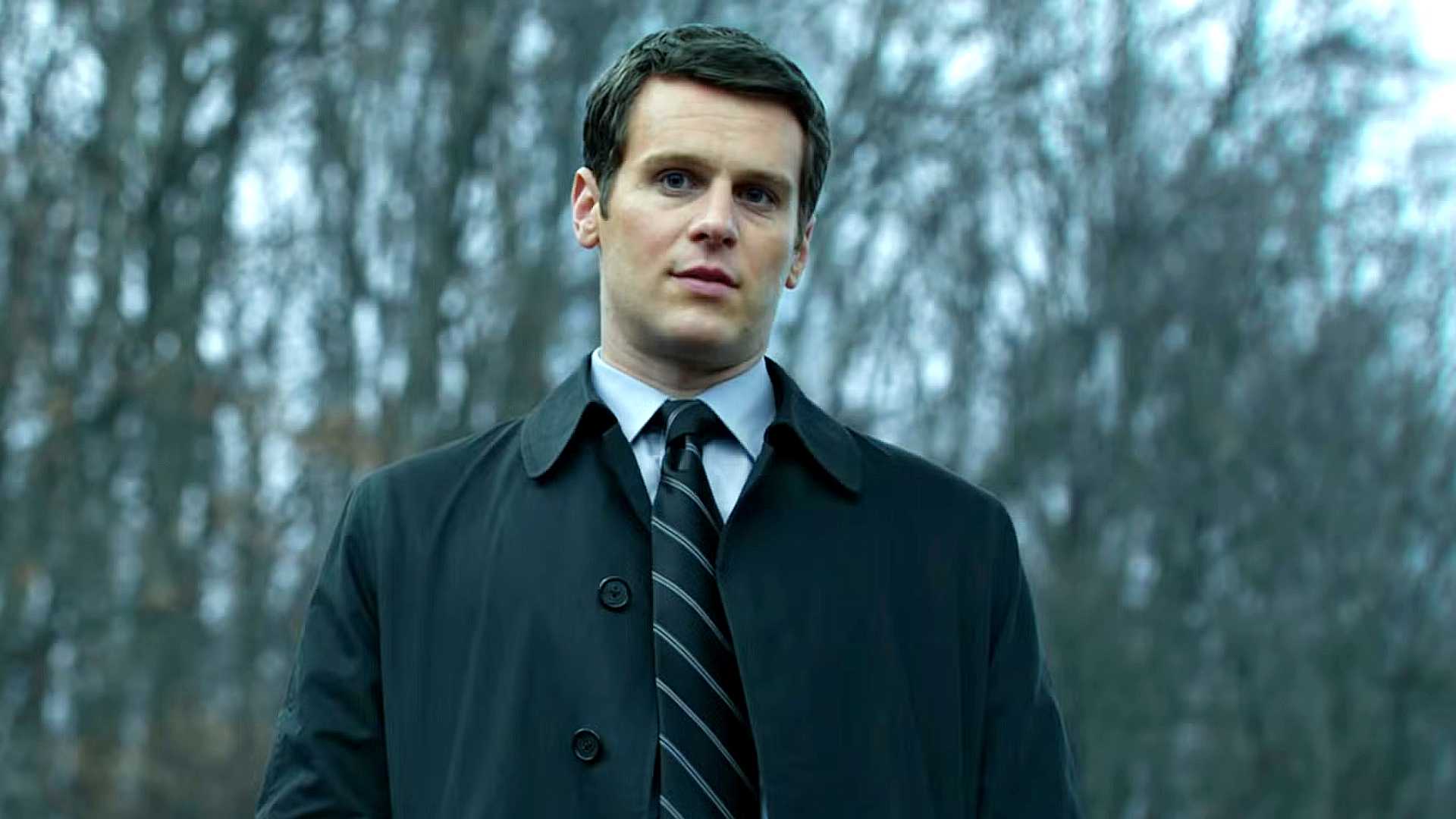 Джонатан Грофф в роли Холда в *Mindhunter*