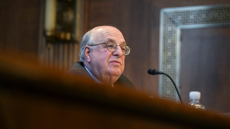 Бывший федеральный судья, выступавший против Трампа, мог столкнуться с расследованием перед уходом в отставку