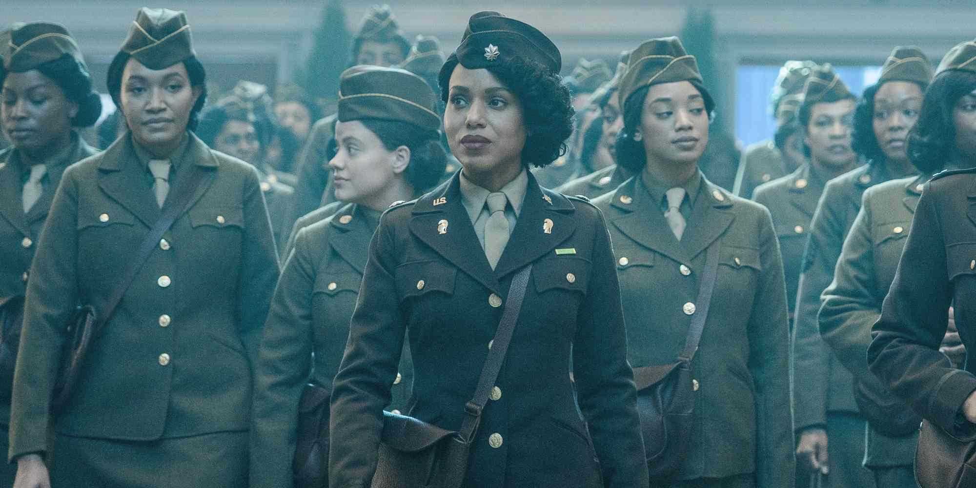 Майор Чэрити Адамс (Керри Уошнгтон) и 6888-й батальон идут вместе в *The Six Triple Eight*