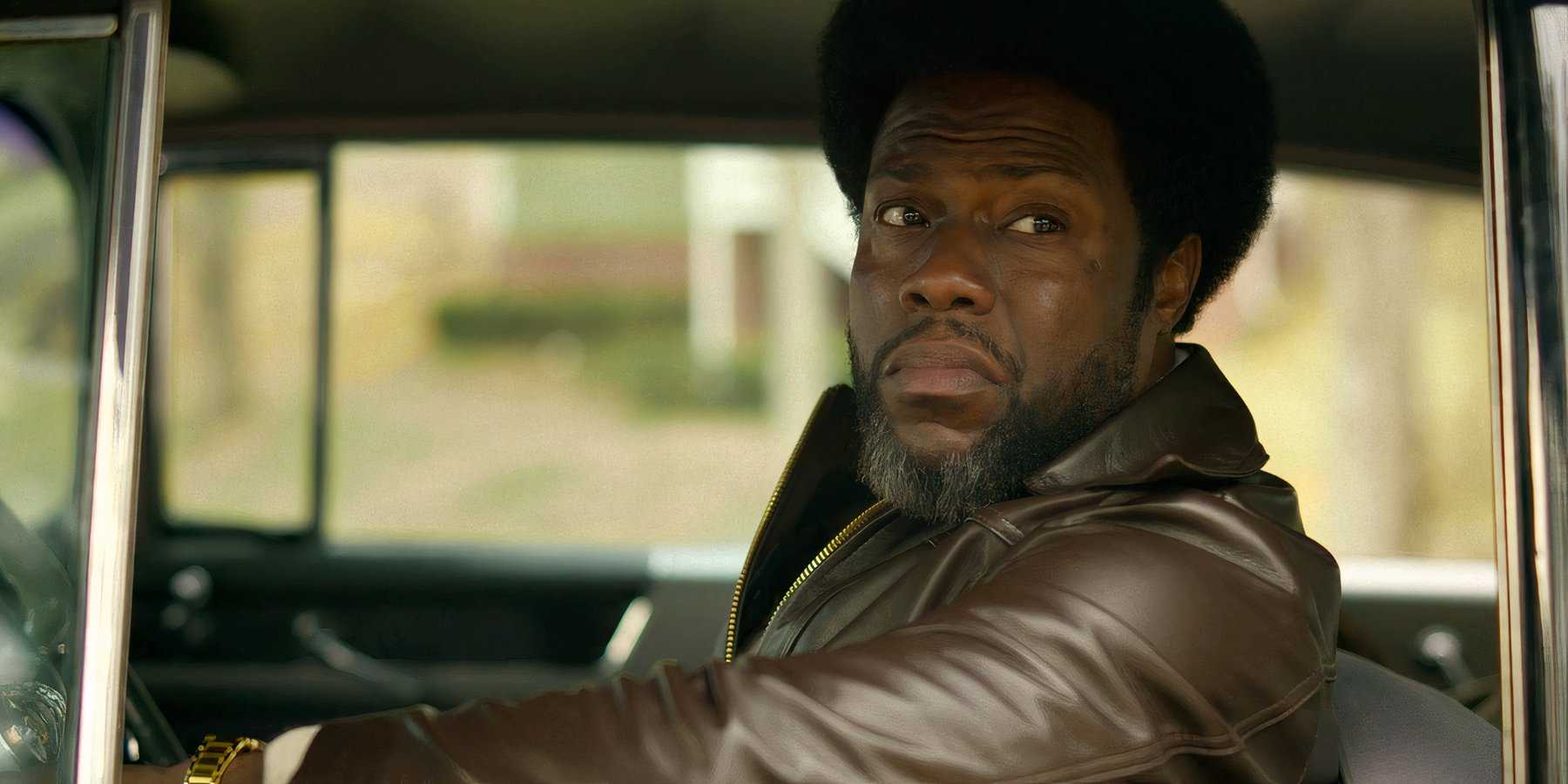 Куриный Человек Кевина Харта, смотрящий из окна автомобиля во время Fight Night