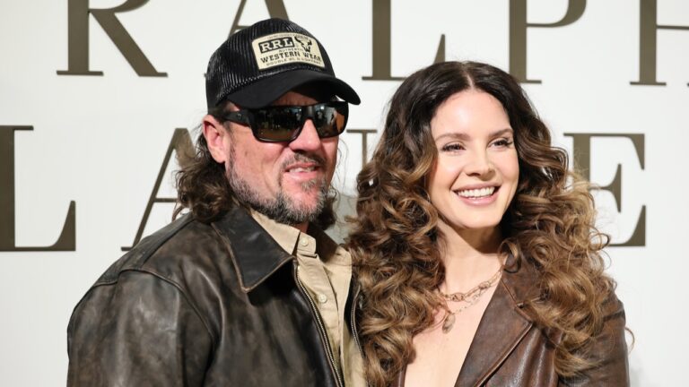 Lana Del Rey представила новый трек «White Feather Hawk Tail Deer Hunter» — интимное возвращение к романтической теме