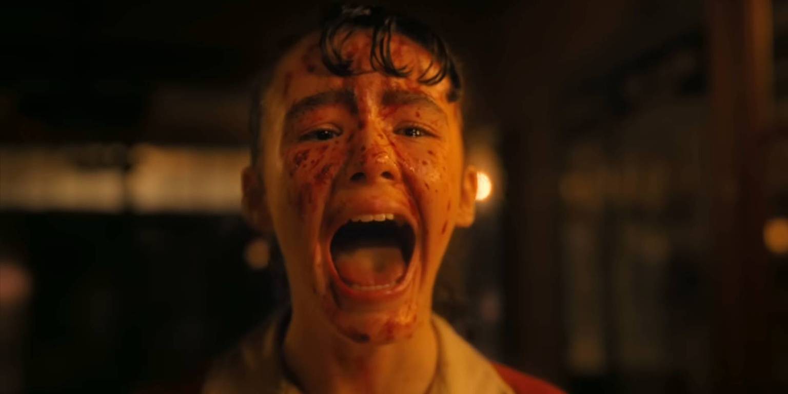 Лили, покрытая кровью в фильме "Welcome To Derry"