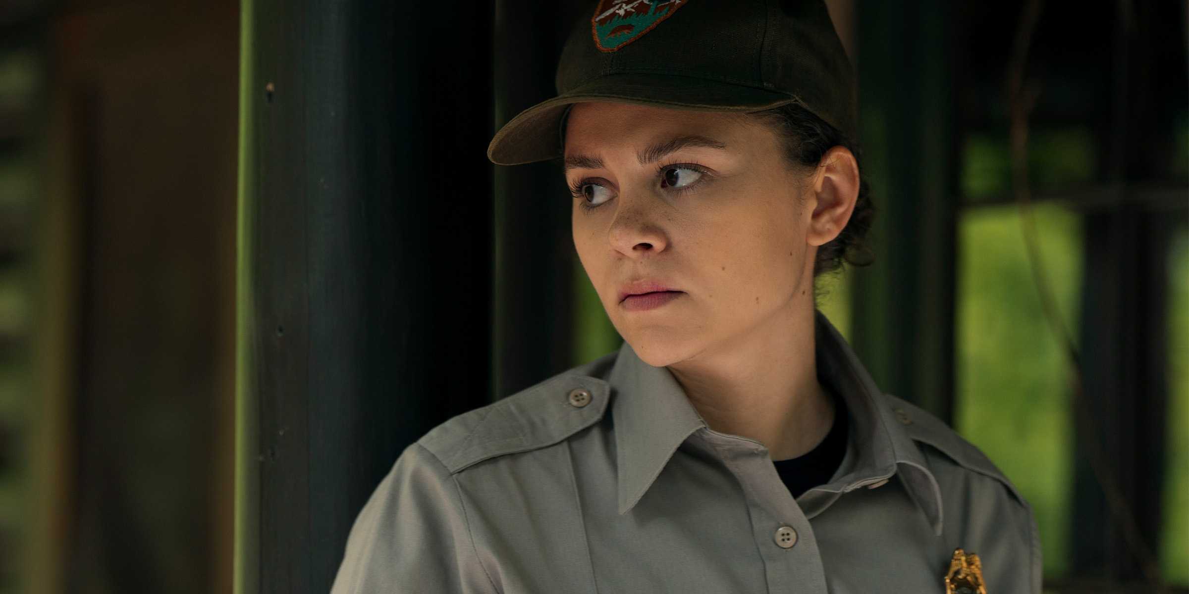 Лили Сантьяго в роли Наия Васкес в "Неукротимое"