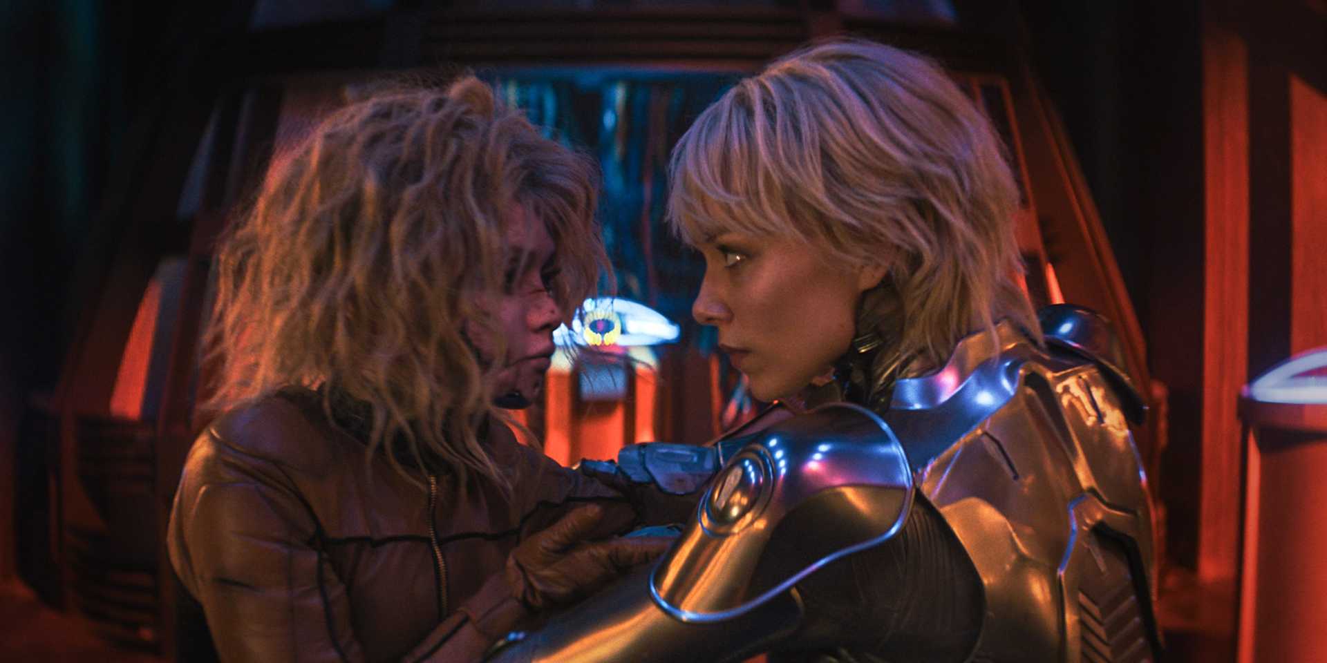 M3GAN против AMELIA в M3GAN 2