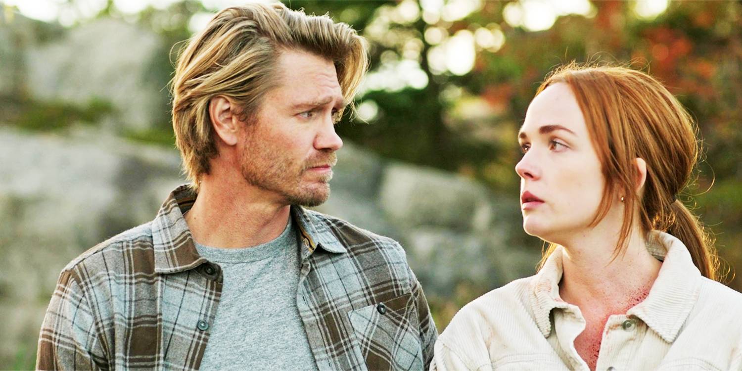 Мэгги и Кел смотрят друг на друга в эпизоде "Sullivan's Crossing"